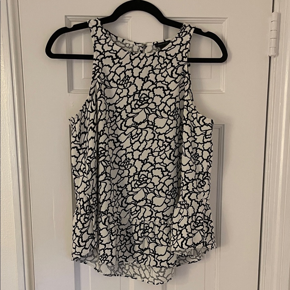 Ann Taylor Sleeveless Women's Top - Black and White